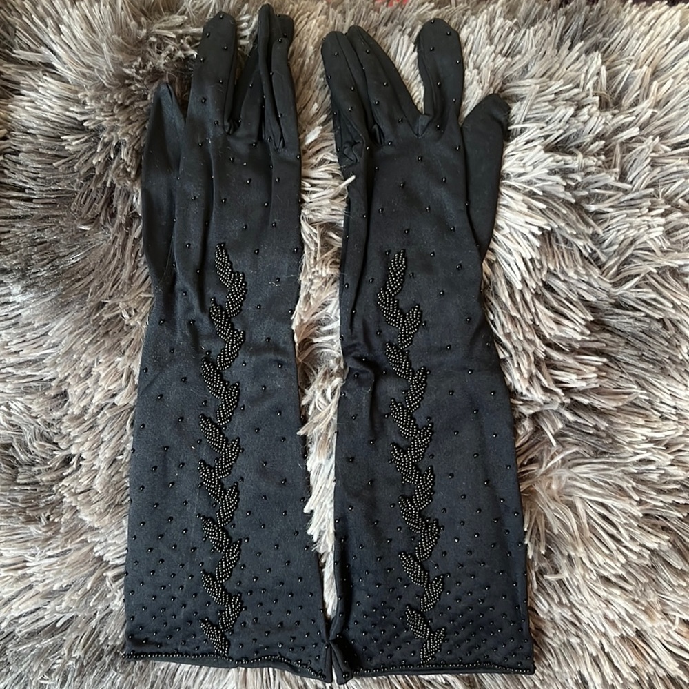 VTG 1950’s dead stock long black beaded gloves